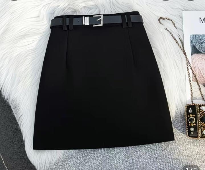 Два платья и юбка