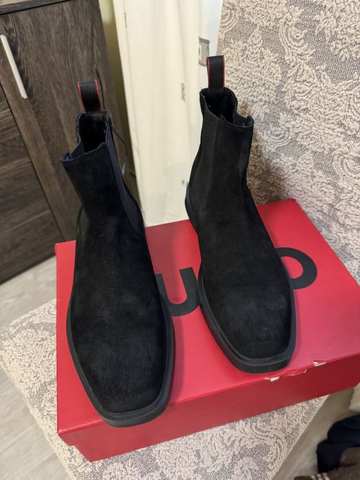 Велурени боти HUGO Chelsea