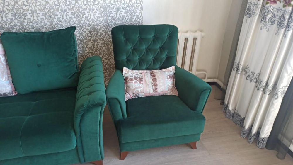 Продам диван с креслом