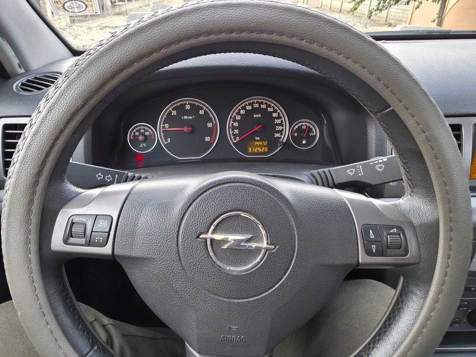 Opel Vectra C 2006 1.9 150 CP