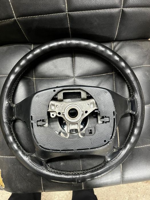 Продам руль черный