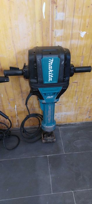Ciocan demolator Makita si Milwaukee