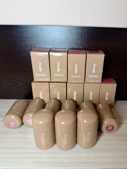 Rhode Pocket Blush оригинален кремообразен руж 5.3 г от Хейли Бийбър, всички цветове налични, blush stick за бузи и устни, нови