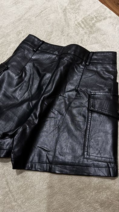 Шорты под кожу новые