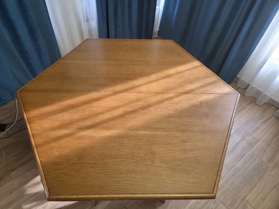 Masa stejar extensibila