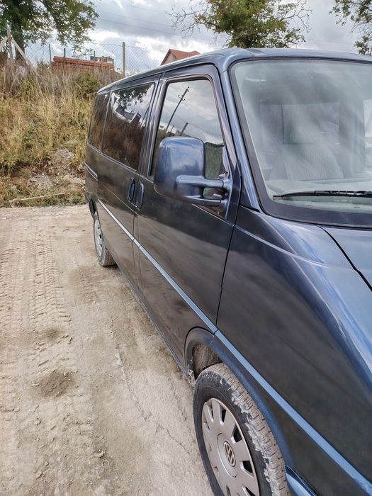 Vând Volkswagen Caravelle 1.9TDI 5 Locuri