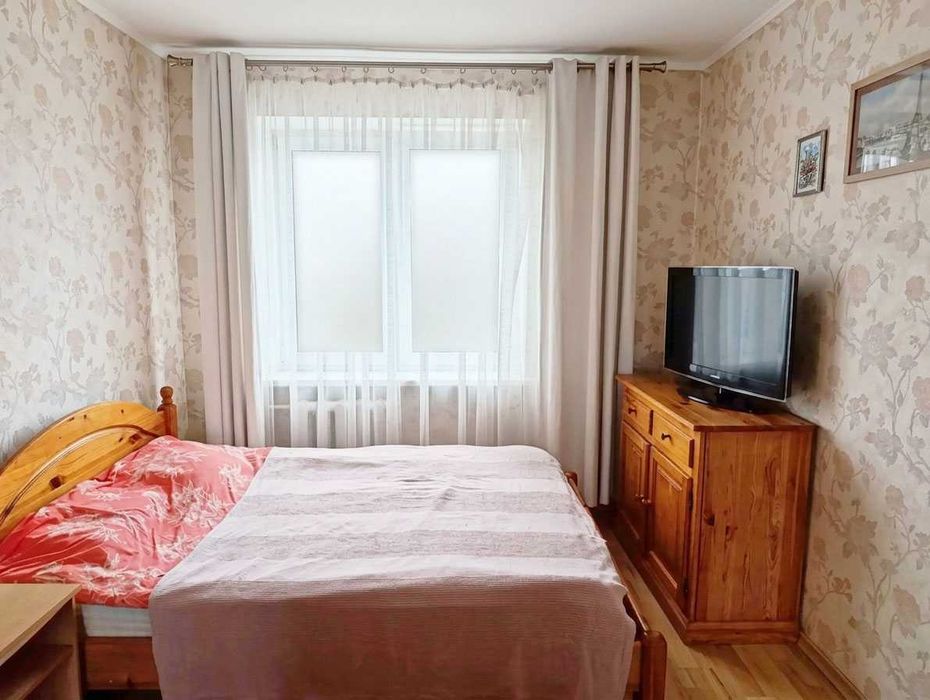 Продам 2 комнатную  квартиру