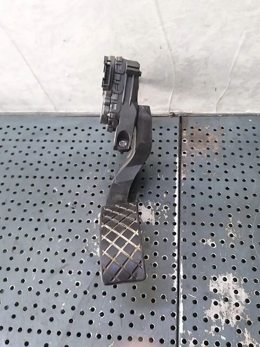 Pedala acceleratie 1.9 tdi skoda superb 1 3u4 6pv00837603 8d1721523j