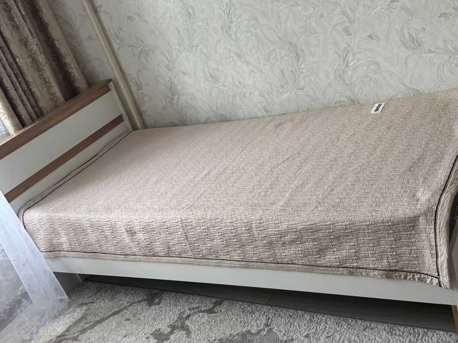 Продам односпальную кровать