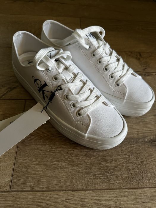 Чисто нови маратонки Calvin Klein