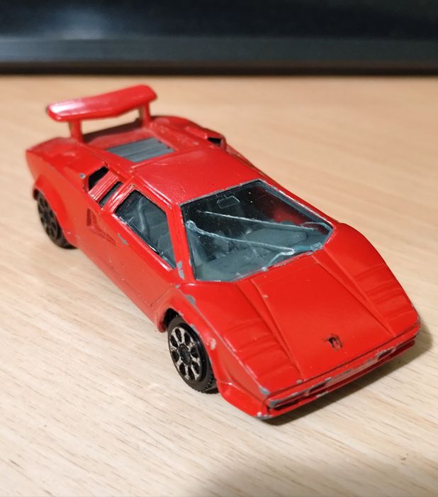 Vând machetă/mașinuță Lamborghini Countach 5000