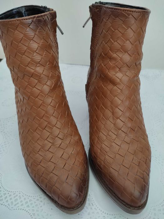 Botine scurte cu toc mic