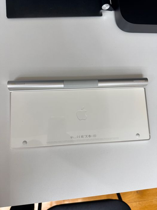 Tastatură Apple Wireless Keyboard A1314 Bluetooth – originală – stare foarte bună