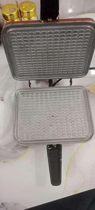 Продам вафельницу