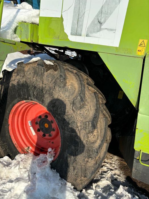 Комбайн claas medion