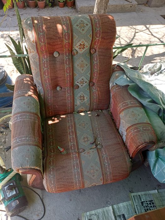 Бу диван и два кресла