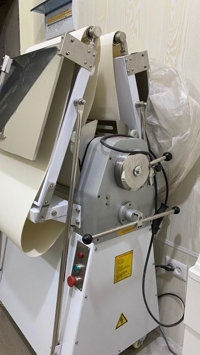 Продам тестораскатку новая