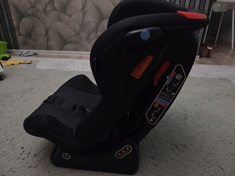 Продам детское авто-кресло