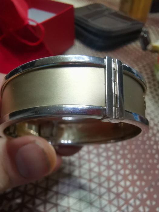 Продавам златна  дамска  гривна.36,71