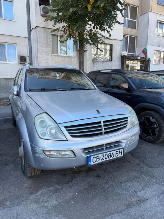 Автомобил- Джип- Rexton