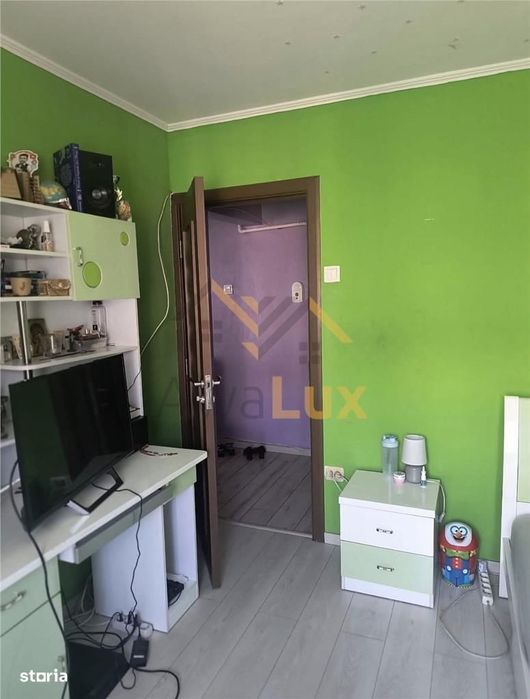 Apartament 3 camere de vanzare, Garii