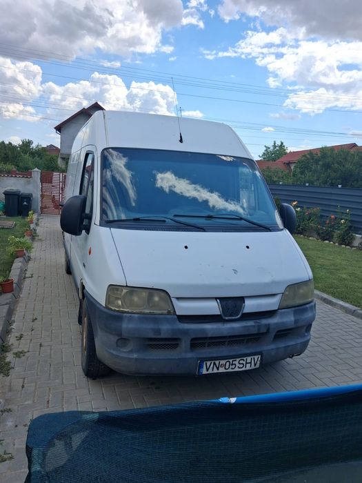 Vând Peugeot boxer anul 2004 proprietar in acte, asigurare,ITP valabile