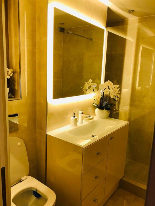 Apartament cu 3 camere+garaj auto