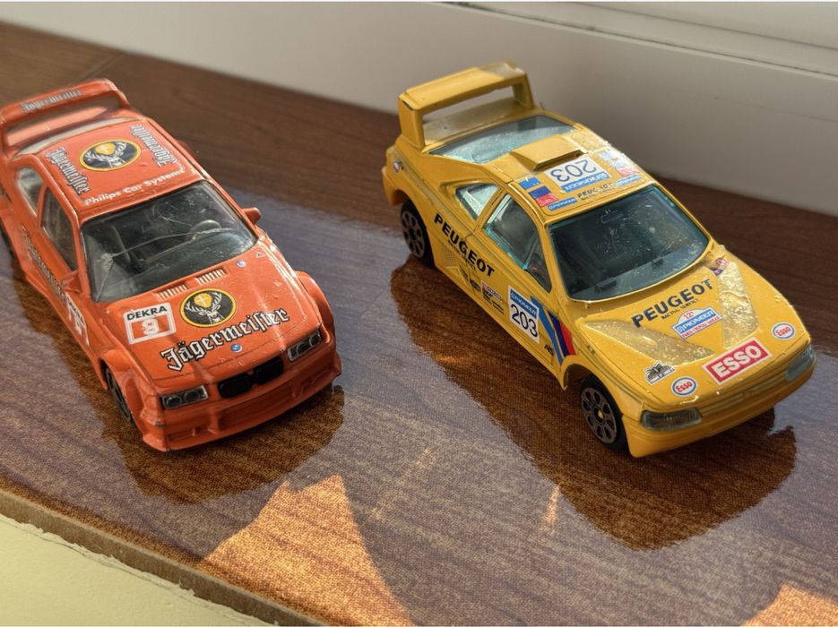 Machete auto 1/43 Burago