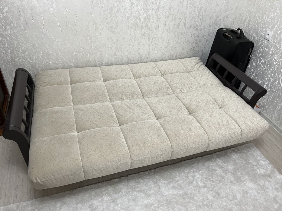 Подам диван складной