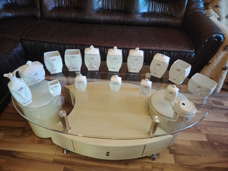 Порцеланови буркани за подправки