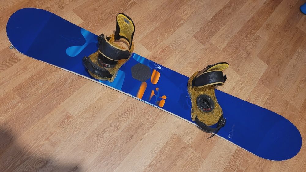 Placa snowboard Burton 152 cu legături  Burton și boots Burton 42