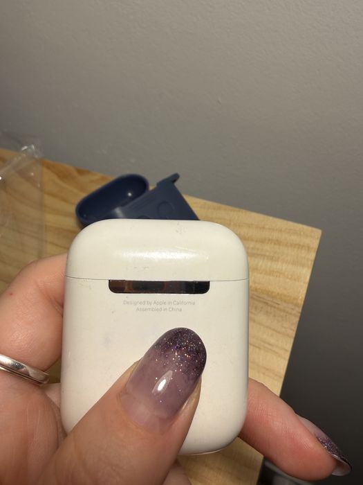Apple AirPods 2nd Gen