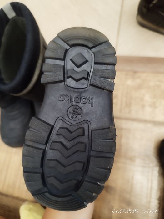 Детская обувь разная