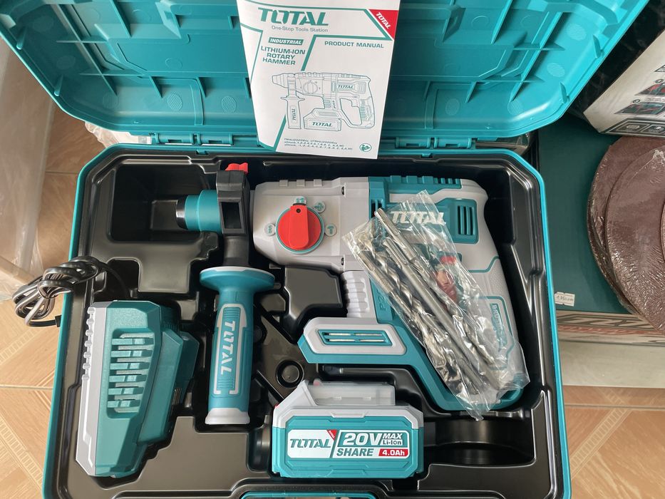 Аккумуляторный перфоратор Total