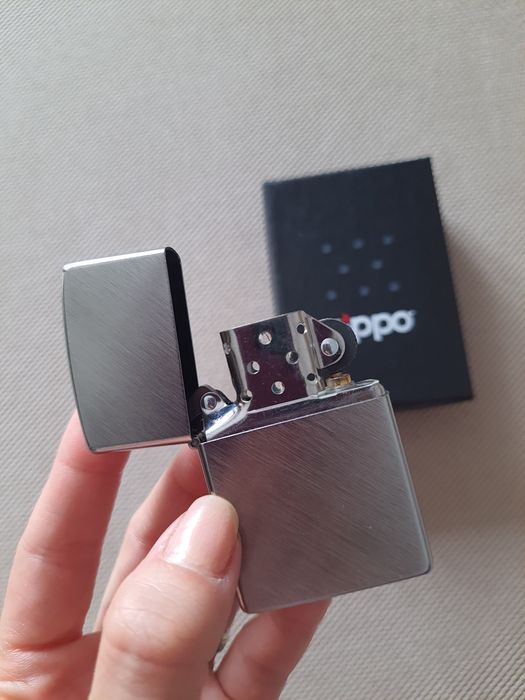 Bricheta Zippo Herringbone Sweep - noua