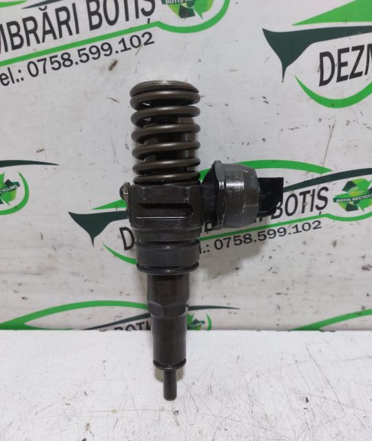 Injector Motorina 038 130 073 bc/CH Volkswagen VW Passat B5.5 (faceli