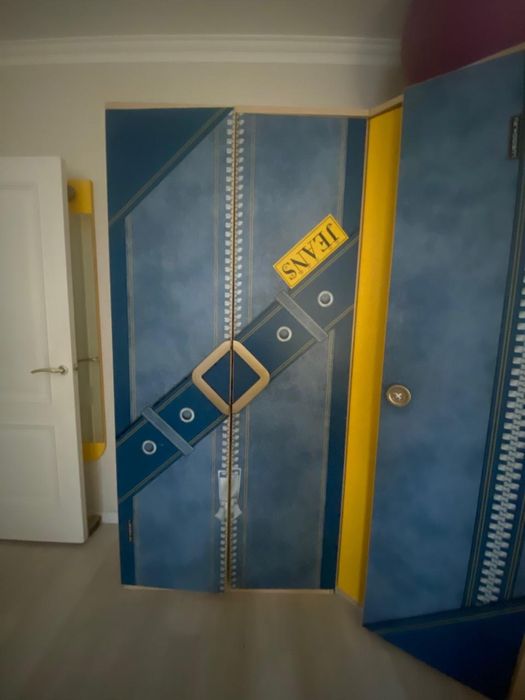 Шкаф в детскую комнату