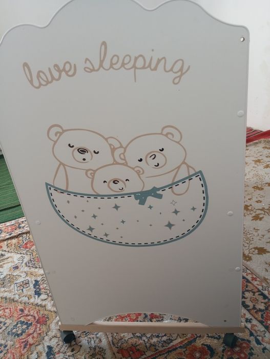 Продам манеж новый