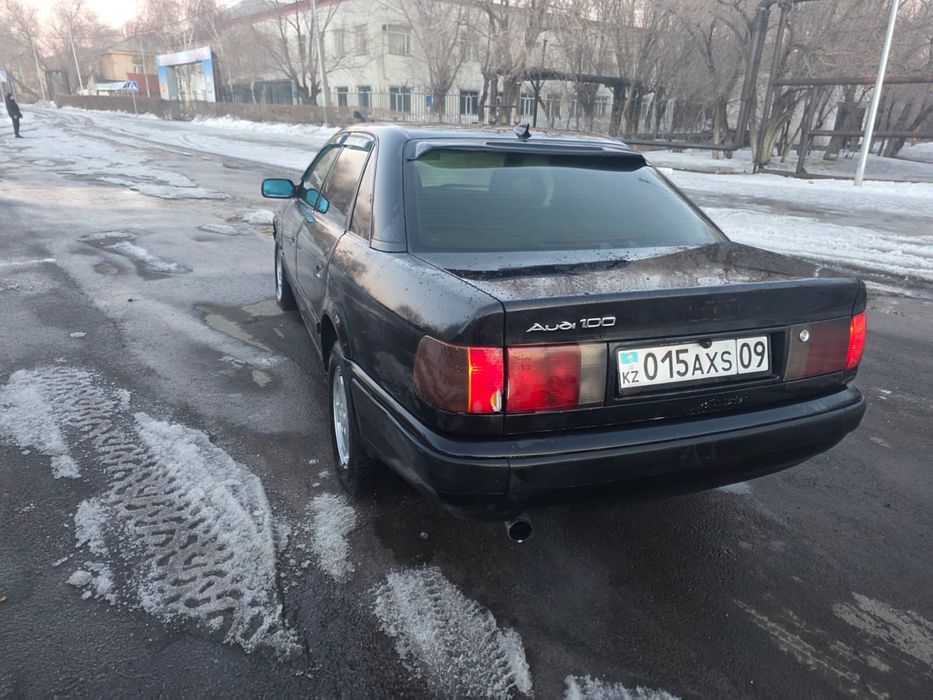 AUDI c4 100 2.3