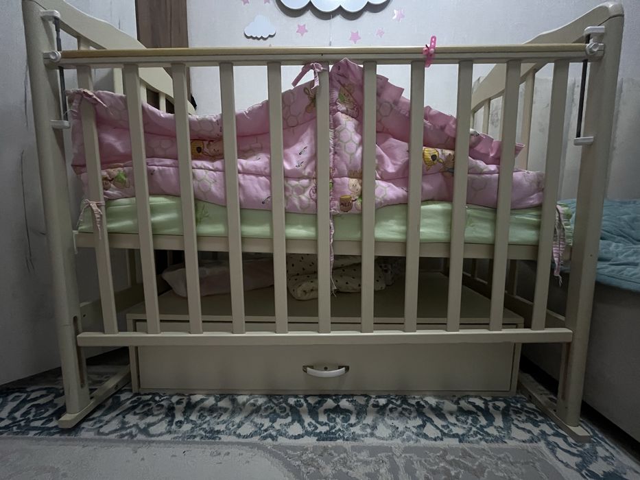 Продам детскую кроватку.