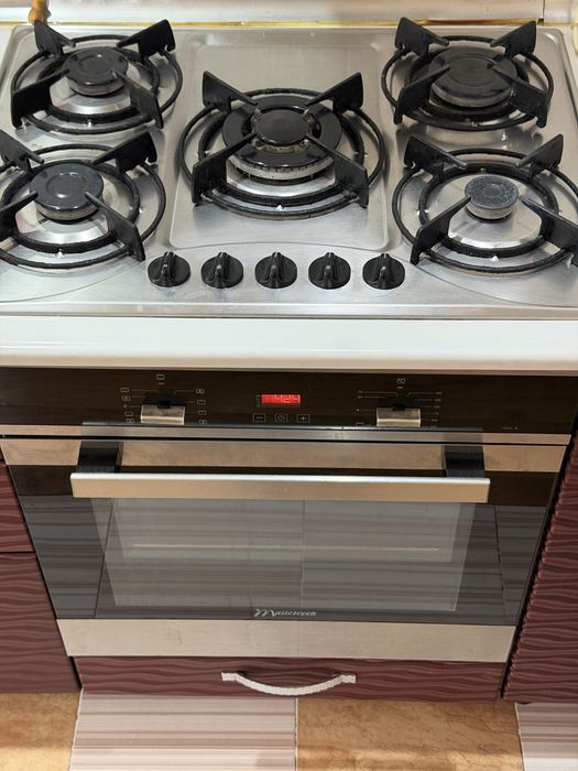 Кухнонный гарнитур! Срочно!!!