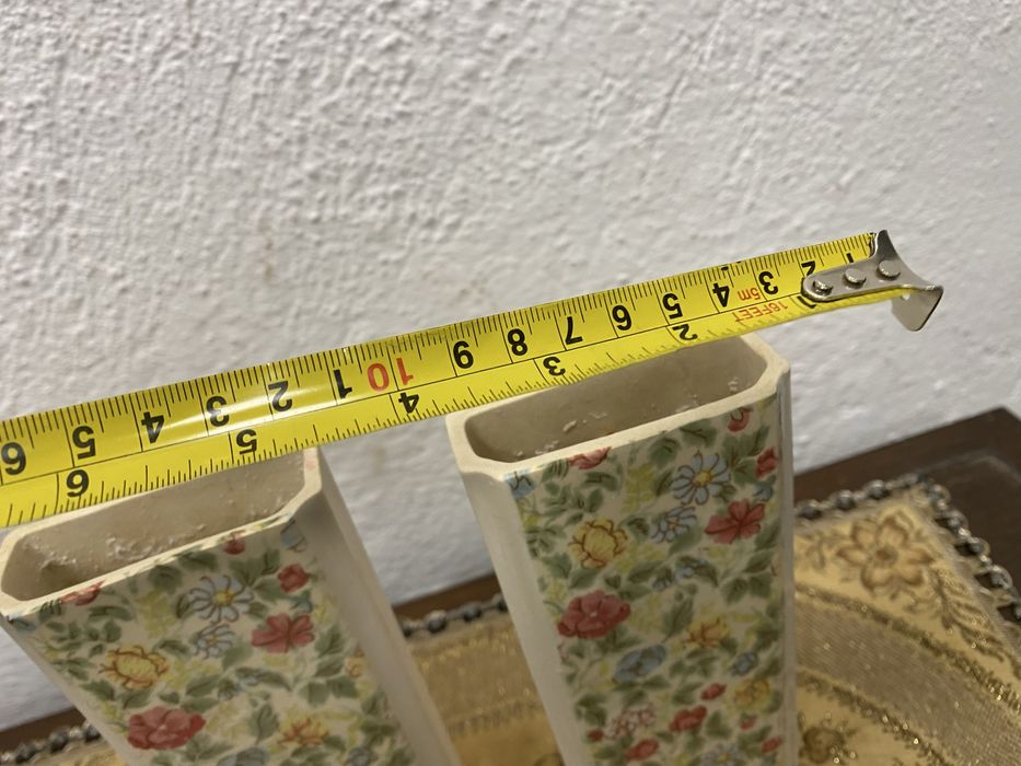 Френски порцеланови вази  за стена или радиатор