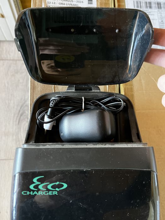 Incarcator baterii acumulatori