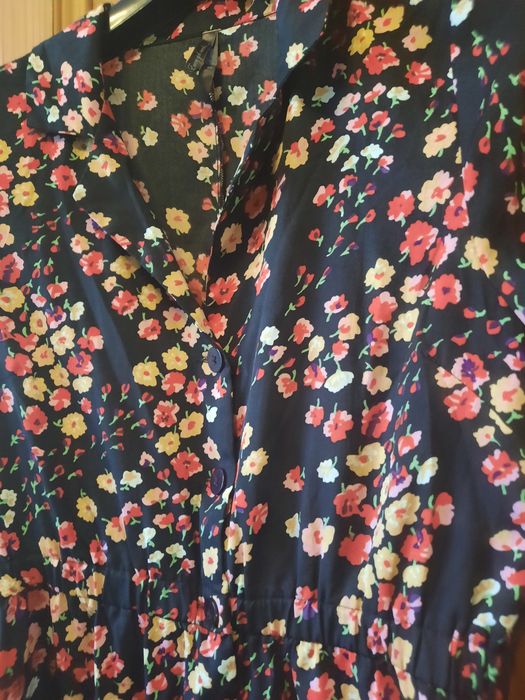 Salopeta neagra cu model floral mărimea 40