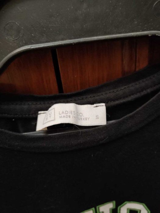 Женские футболки just