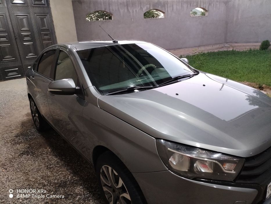 Лада веста седан  1,6