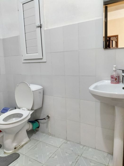 Uy sotiladi sergilida