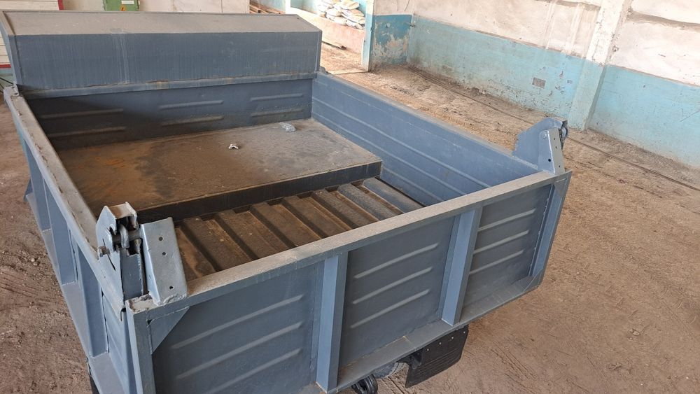 Зил самосвал 130.