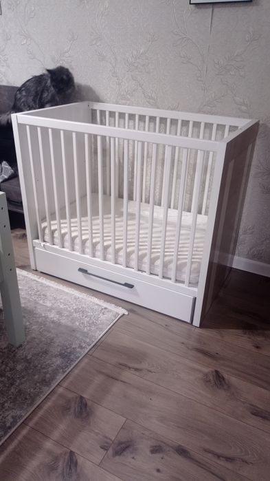 Продам манеж с матрасом