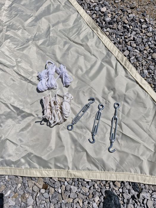 Тенти,триъгълни с обтегачи и въжета